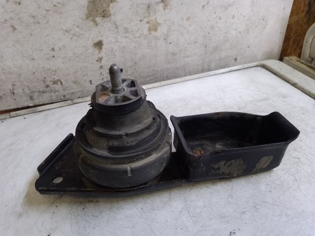 bontott VW SHARAN Motor Tartó Bak Jobb