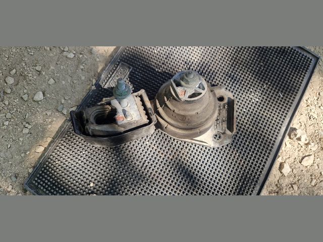 bontott VW SHARAN Motor Tartó Bak Jobb