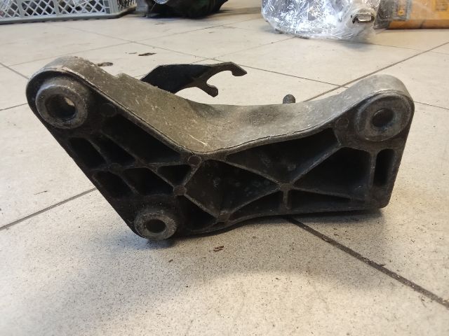 bontott VW SHARAN Motor Tartó Bak (Pozíciófüggetlen)