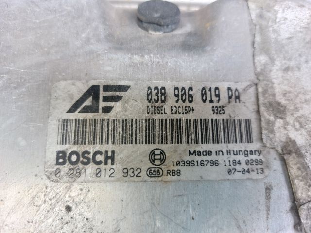 bontott VW SHARAN Motorvezérlő