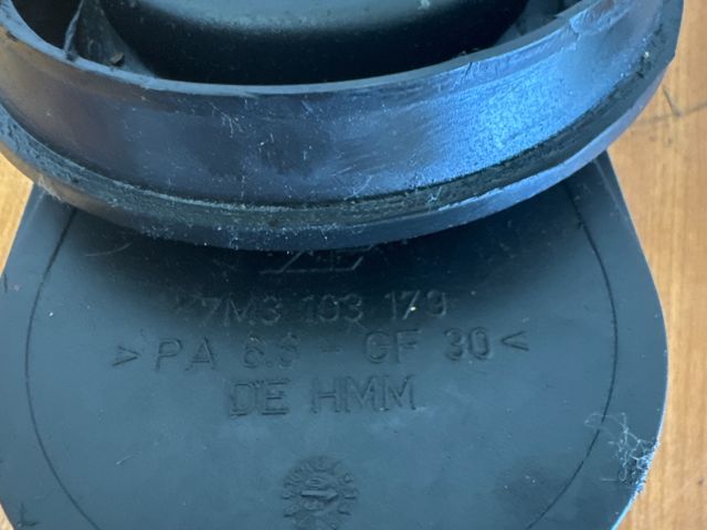 bontott VW SHARAN Olajbeöntő Sapka