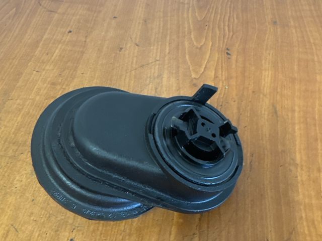 bontott VW SHARAN Olajbeöntő Sapka