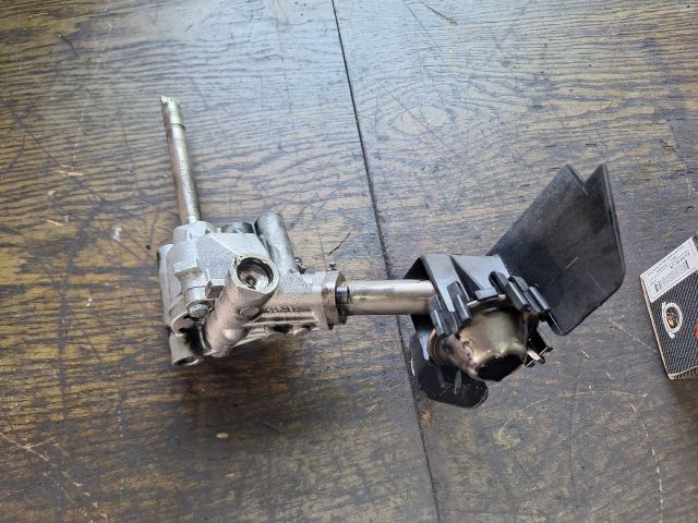 bontott VW SHARAN Olajszivattyú