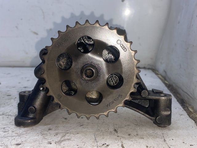 bontott VW SHARAN Olajszivattyú