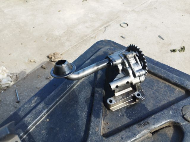 bontott VW SHARAN Olajszivattyú