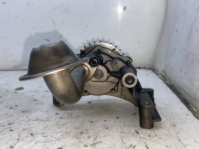 bontott VW SHARAN Olajszivattyú