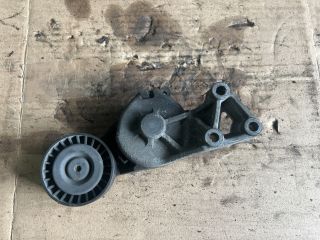 bontott VW SHARAN Szíjfeszítő Görgő