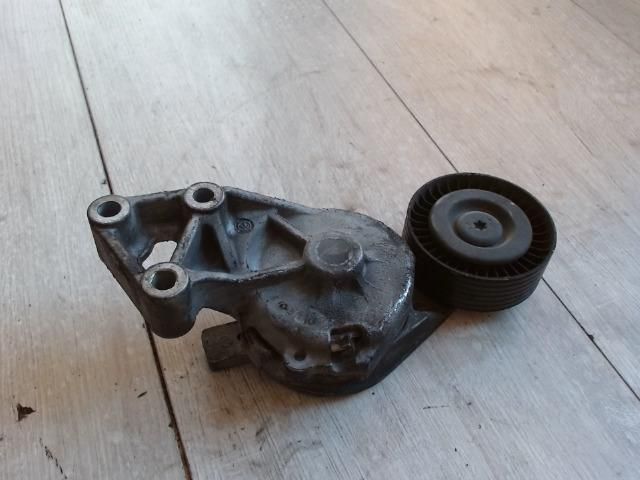 bontott VW SHARAN Szíjfeszítő Görgő