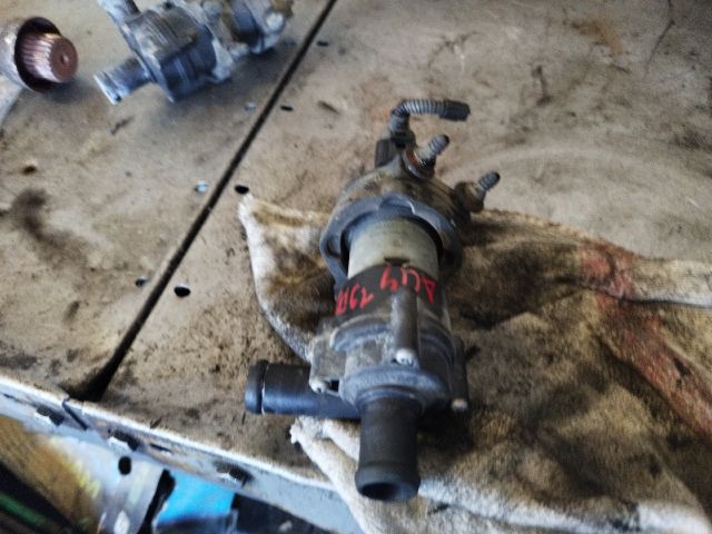 bontott VW SHARAN Vízpumpa