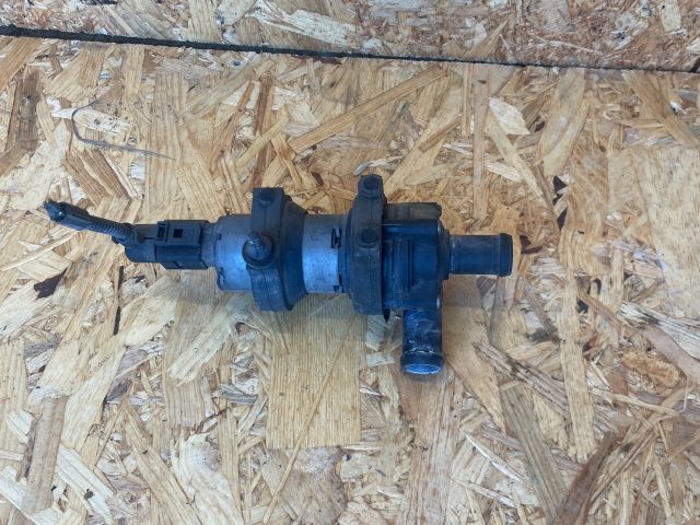 bontott VW SHARAN Vízpumpa