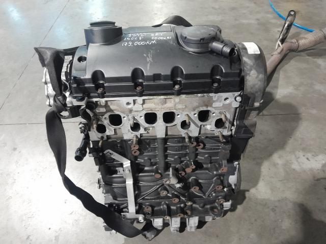 bontott VW SHARAN Motor (Fűzött blokk hengerfejjel)