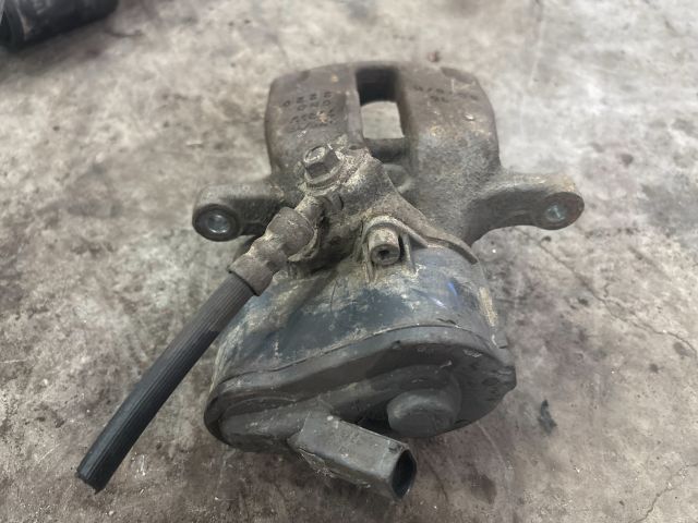 bontott VW SHARAN Bal hátsó Féknyereg Munkahengerrel