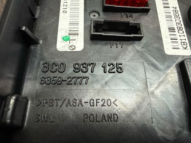 bontott VW SHARAN Biztosítéktábla Motortér