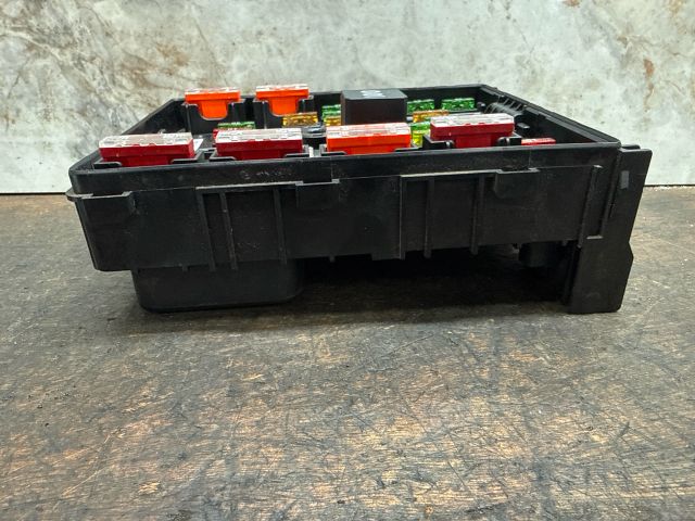 bontott VW SHARAN Biztosítéktábla Motortér