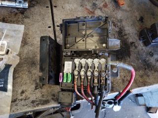 bontott VW SHARAN Biztosítéktábla Motortér