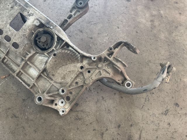 bontott VW SHARAN Első Bölcső