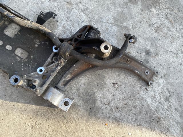 bontott VW SHARAN Első Bölcső