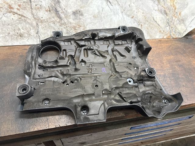 bontott VW SHARAN Felső Motorburkolat