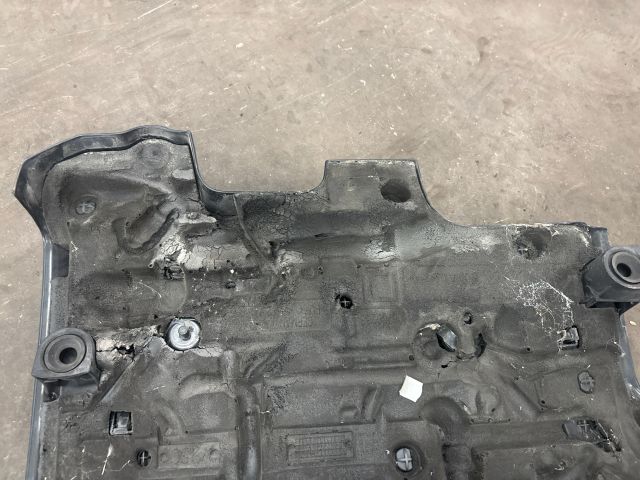 bontott VW SHARAN Felső Motorburkolat