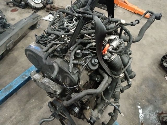 bontott VW SHARAN Motor (Fűzött blokk hengerfejjel)