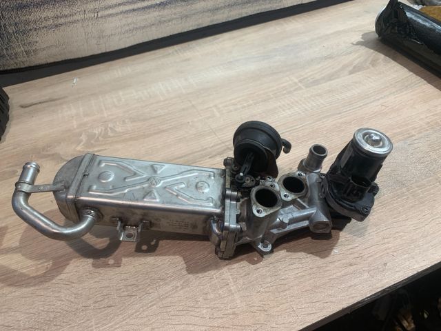 bontott VW SHARAN Olajhűtő