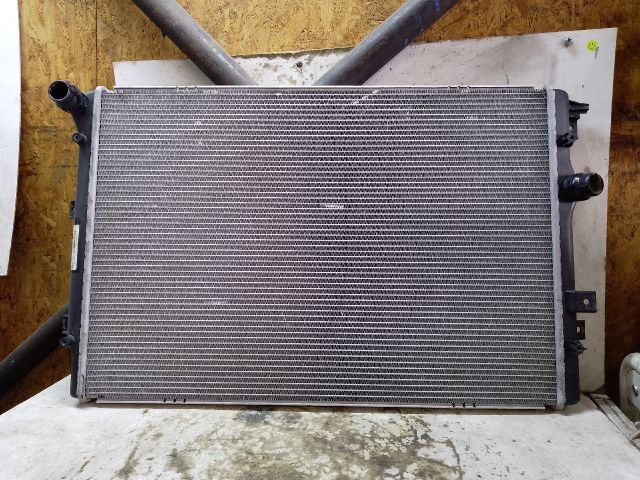 bontott VW SHARAN Vízhűtő Radiátor (Klímás)