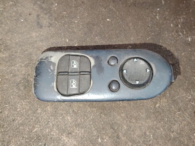 bontott VW SHARAN Ablakemelő Kapcsoló Négyes / Kettes