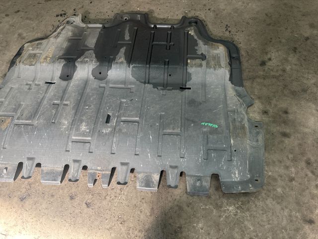 bontott VW SHARAN Alsó Motorburkolat