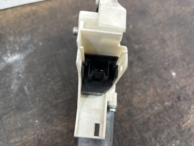 bontott VW SHARAN Bal első Ablakemelő Motor