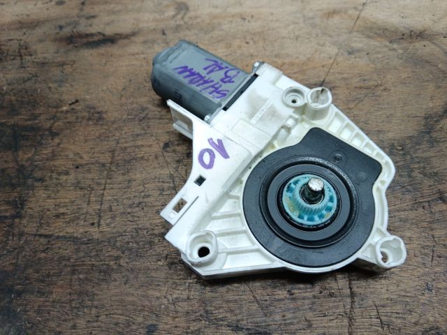 bontott VW SHARAN Bal első Ablakemelő Motor