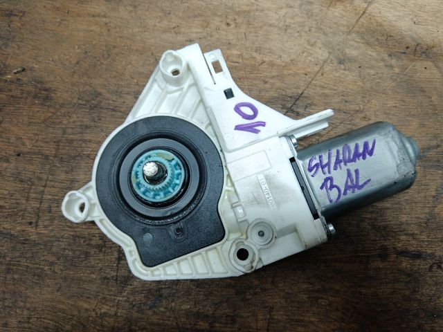 bontott VW SHARAN Bal első Ablakemelő Motor