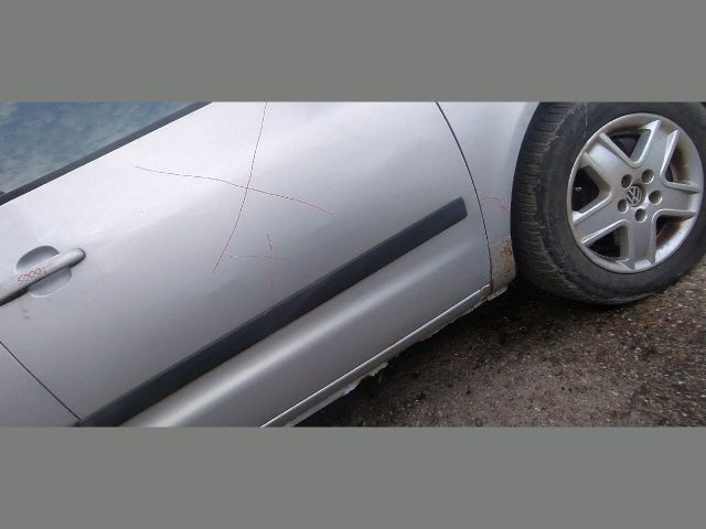 bontott VW SHARAN Bal első Dobbetét (Kerékjárati, Műanyag)