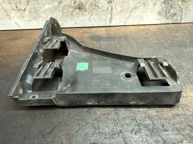 bontott VW SHARAN Bal első Lökhárító Tartó (Műanyag)