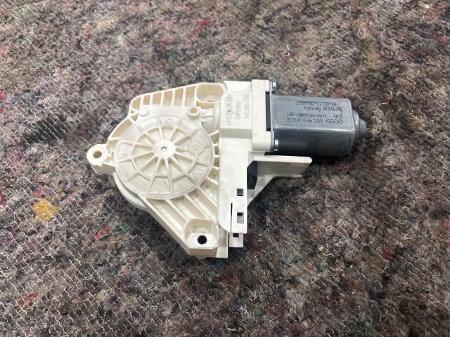 bontott VW SHARAN Bal hátsó Ablakemelő Motor