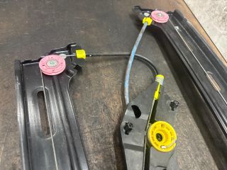 bontott VW SHARAN Bal hátsó Ablakemelő Szerkezet (Elektromos)