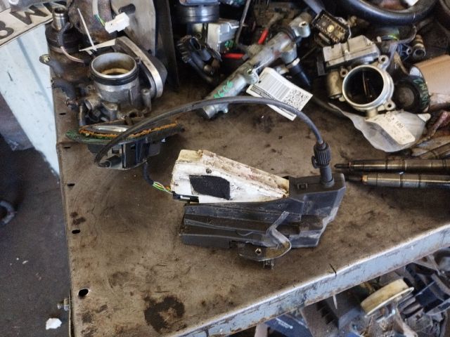 bontott VW SHARAN Bal hátsó Ajtózár