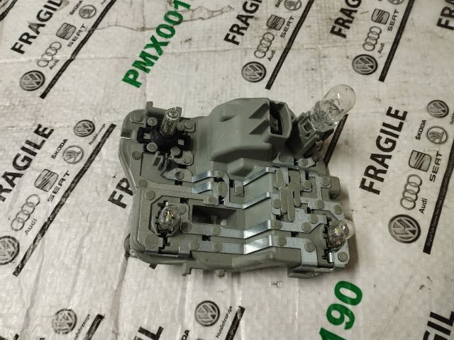 bontott VW SHARAN Bal Hátsó Lámpa Foglalat