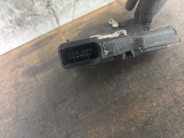 bontott VW SHARAN Bal Tolóajtó Zárszerkezet