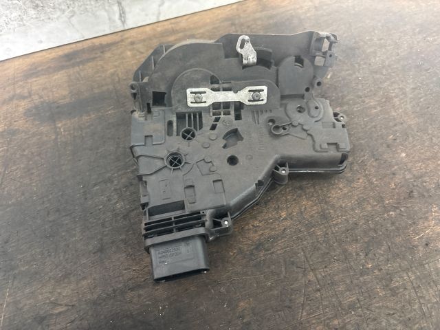 bontott VW SHARAN Bal Tolóajtó Zárszerkezet