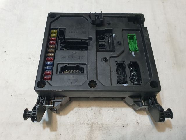 bontott VW SHARAN Biztosítéktábla Utastér