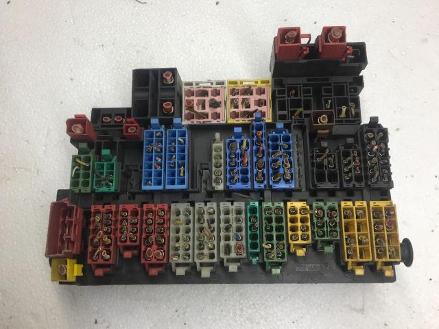 bontott VW SHARAN Biztosítéktábla Utastér