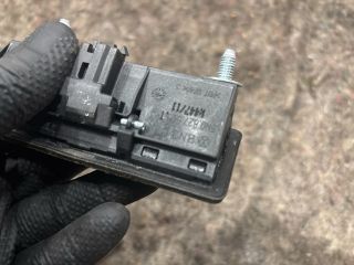 bontott VW SHARAN Csomagtér Nyitó Kar / Gomb