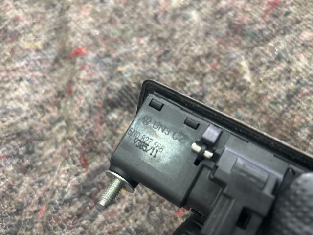 bontott VW SHARAN Csomagtér Nyitó Kar / Gomb