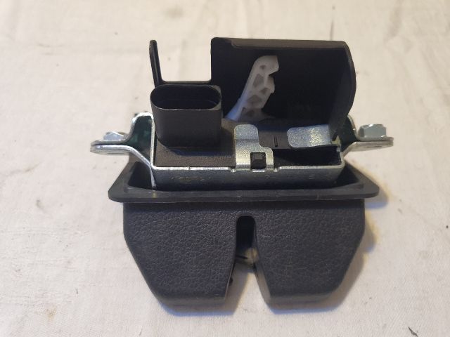 bontott VW SHARAN Csomagtérajtó Zárszerkezet