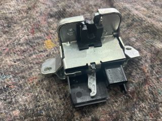 bontott VW SHARAN Csomagtérajtó Zárszerkezet