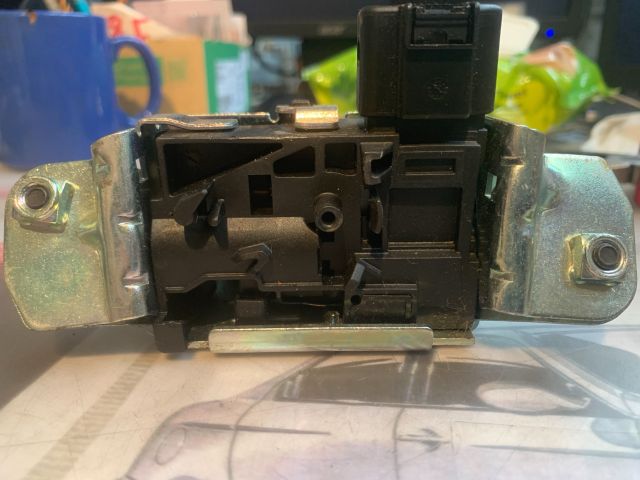 bontott VW SHARAN Csomagtérajtó Zárszerkezet