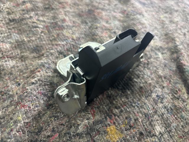 bontott VW SHARAN Csomagtérajtó Zárszerkezet