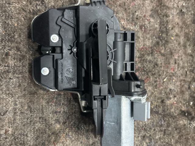 bontott VW SHARAN Csomagtérajtó Zárszerkezet