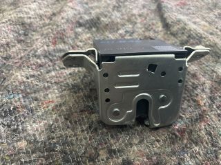 bontott VW SHARAN Csomagtérajtó Zárszerkezet