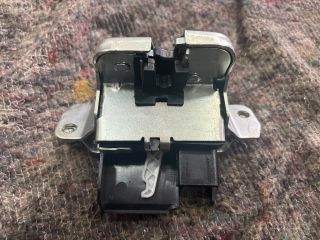 bontott VW SHARAN Csomagtérajtó Zárszerkezet